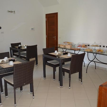 Guest Rooms Affittacamere San Teodoro  Exterior foto
