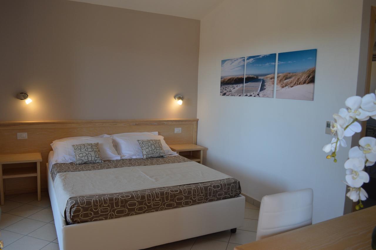 Guest Rooms Affittacamere San Teodoro  Exterior foto