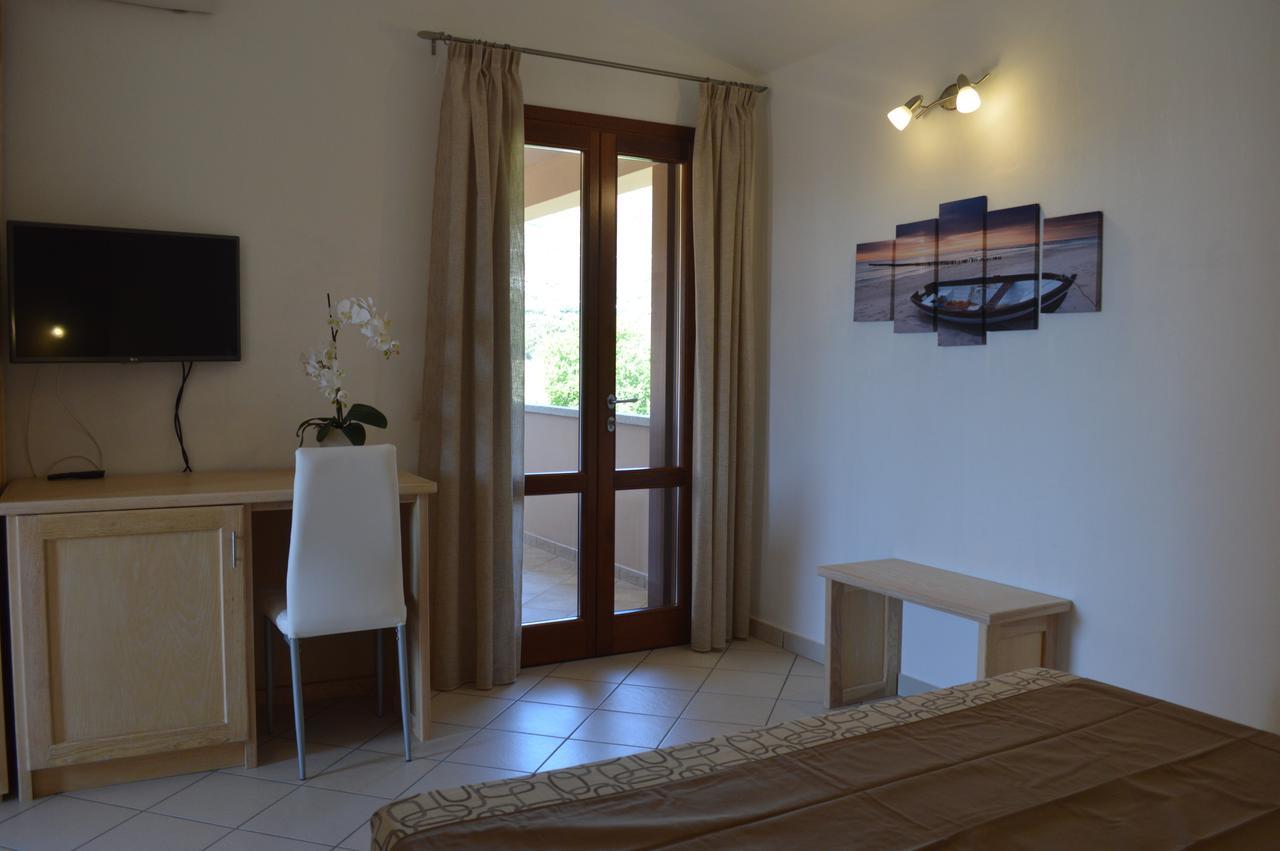 Guest Rooms Affittacamere San Teodoro  Exterior foto