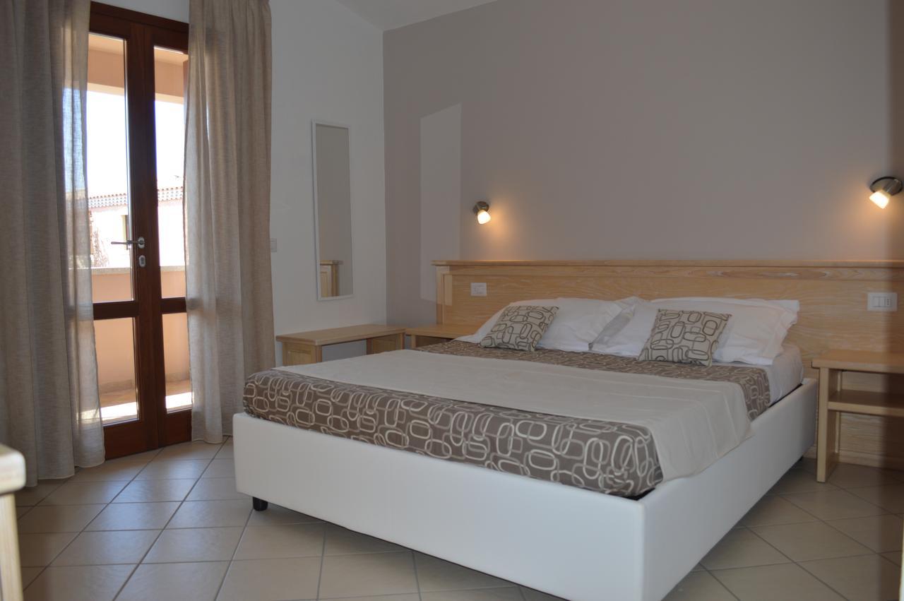 Guest Rooms Affittacamere San Teodoro  Exterior foto