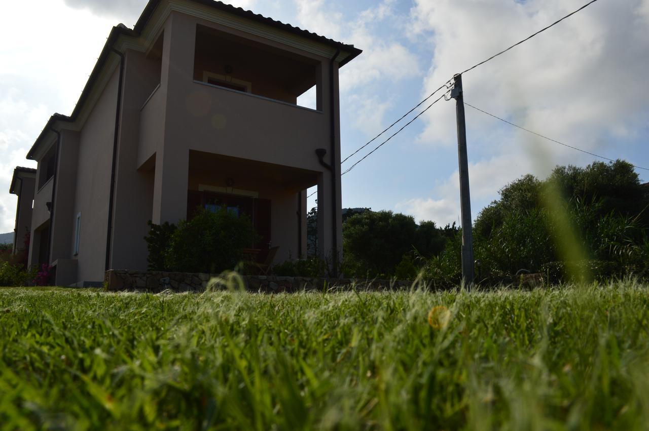 Guest Rooms Affittacamere San Teodoro  Exterior foto