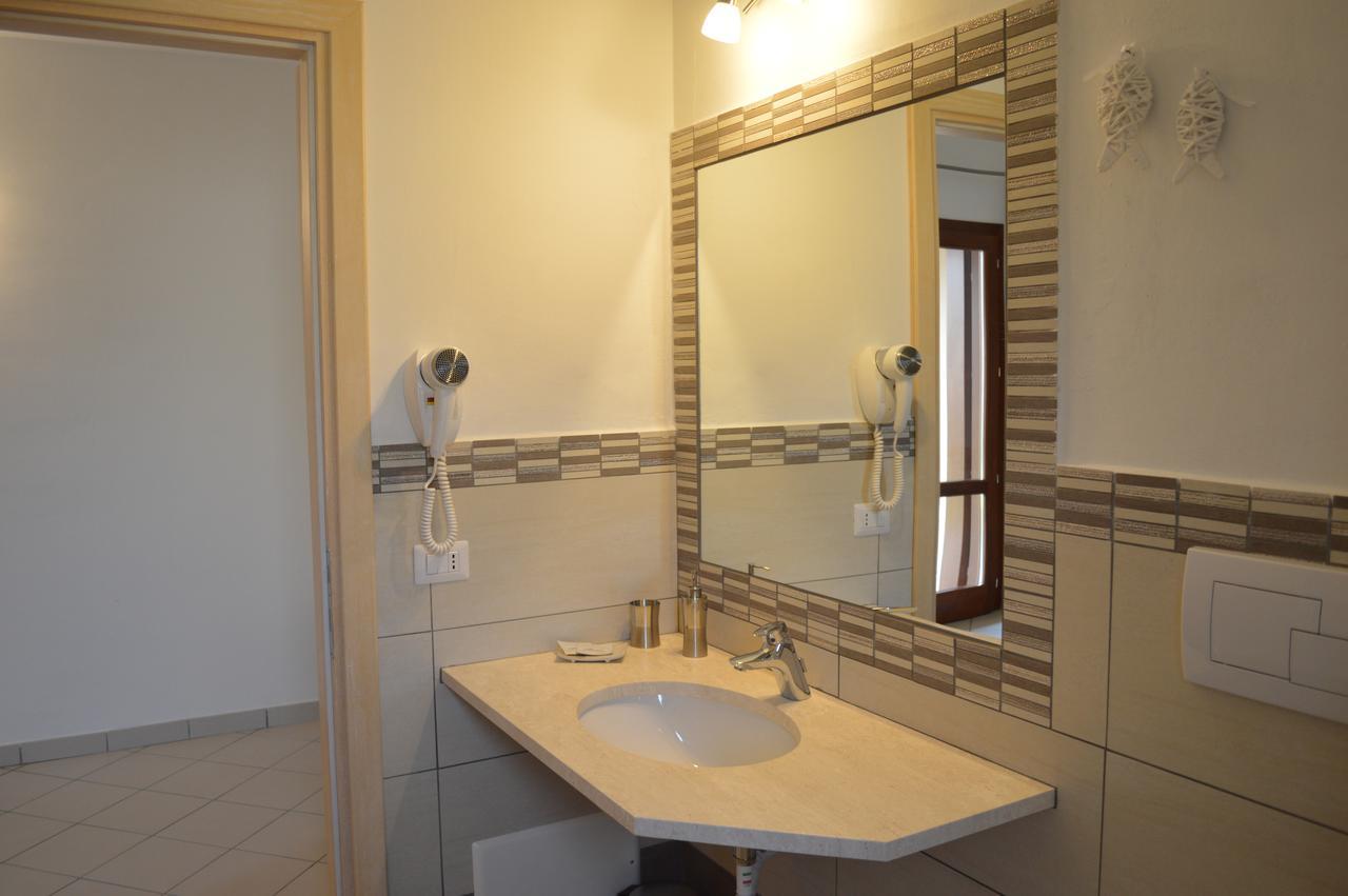Guest Rooms Affittacamere San Teodoro  Exterior foto