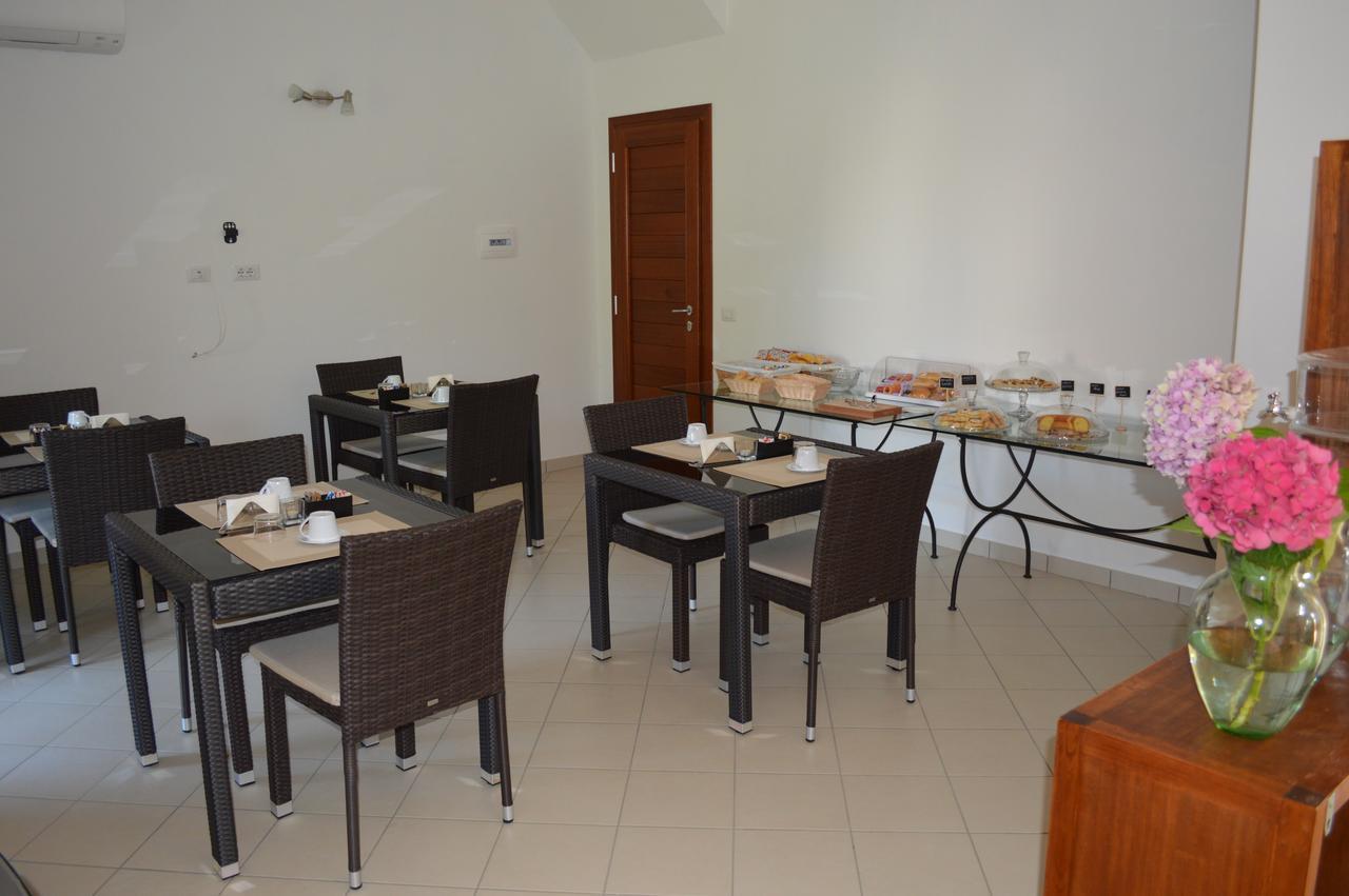 Guest Rooms Affittacamere San Teodoro  Exterior foto