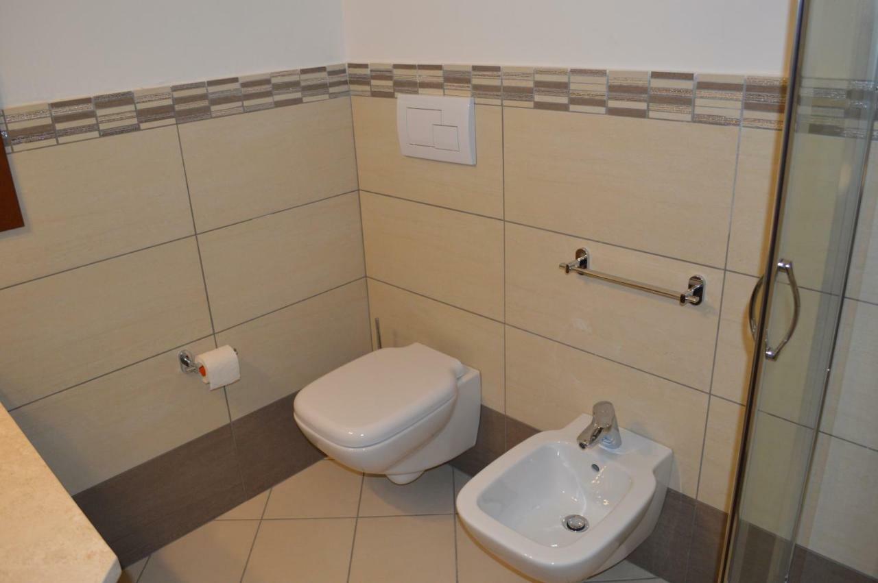 Guest Rooms Affittacamere San Teodoro  Exterior foto